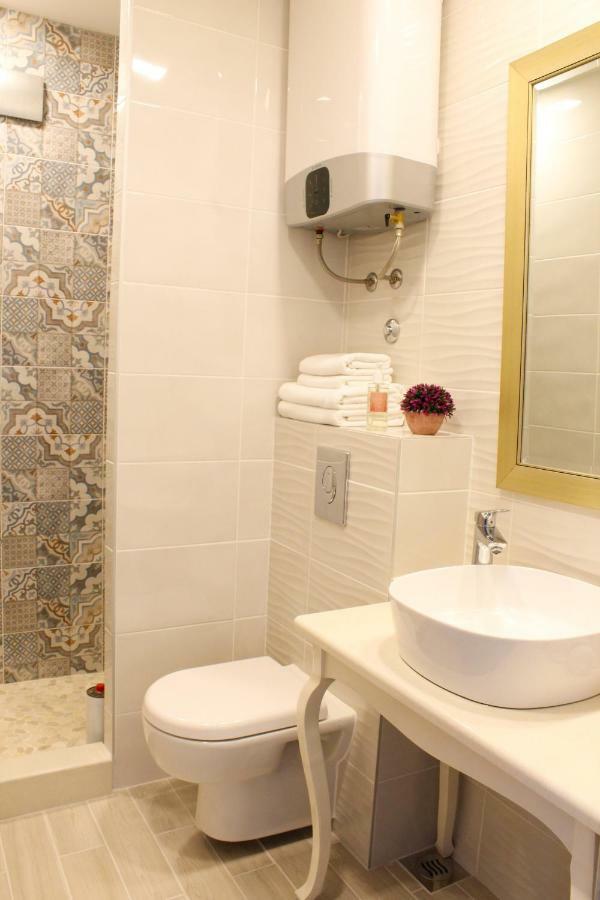 Luxury Split Apartment With View Exteriör bild