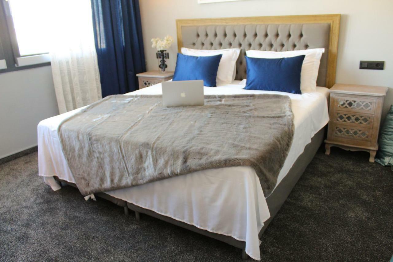 Luxury Split Apartment With View Exteriör bild